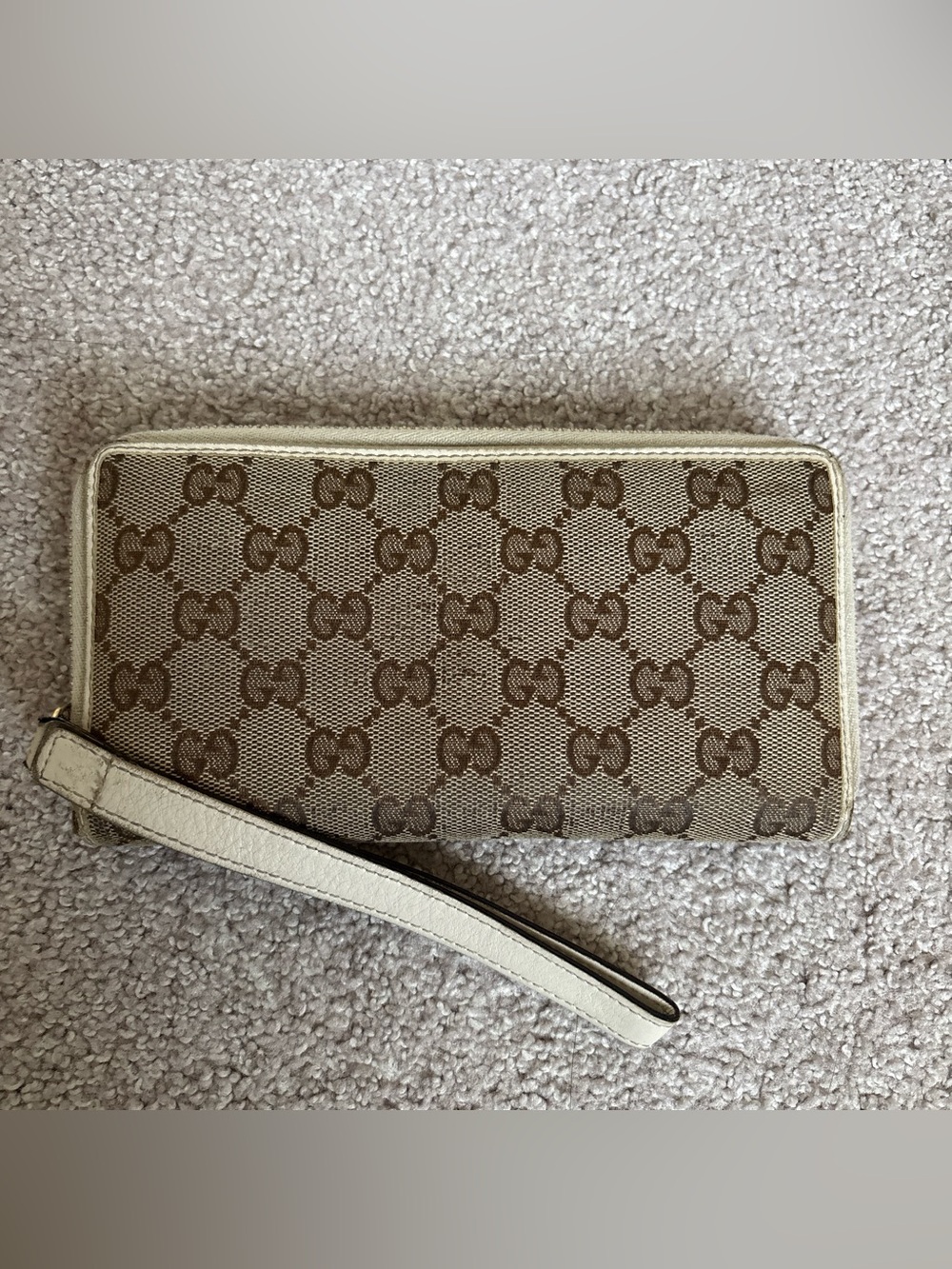 Gucci Beige/Brown GG Canvas Zip Wristlet